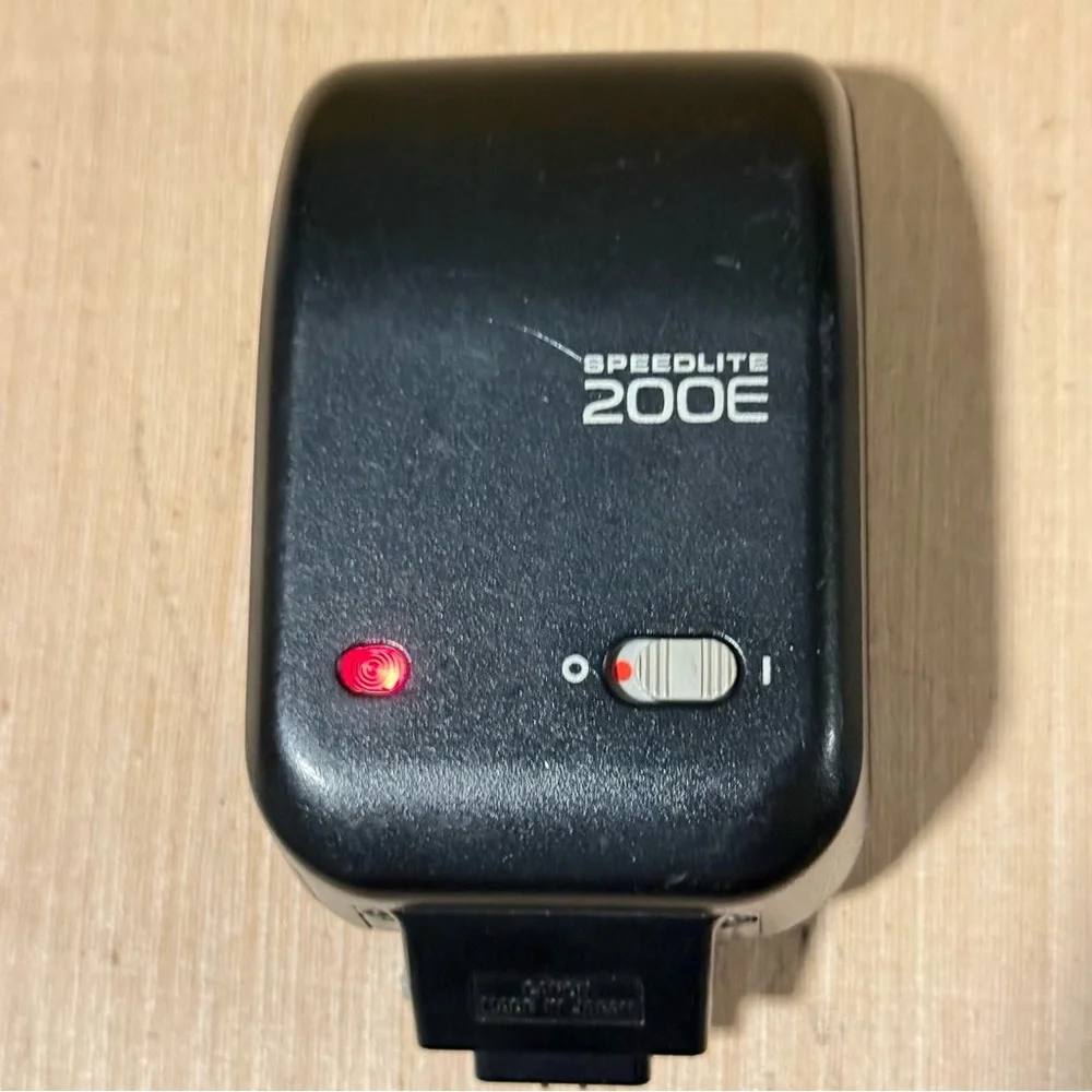 Canon Speedlite 200E Shoe Mount Flash Powers On UNTESTED Read Info Below!